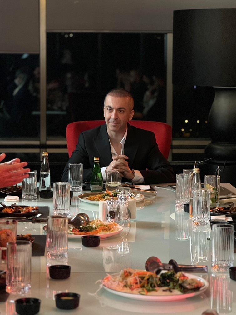 مدیر عامل پریان طب زمان